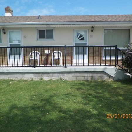 Sunparlor Motel Leamington Bagian luar foto