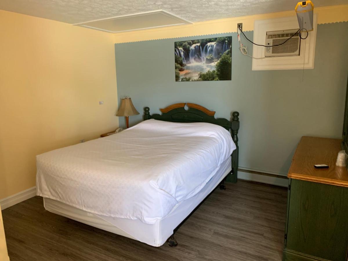 Sunparlor Motel Leamington Bagian luar foto