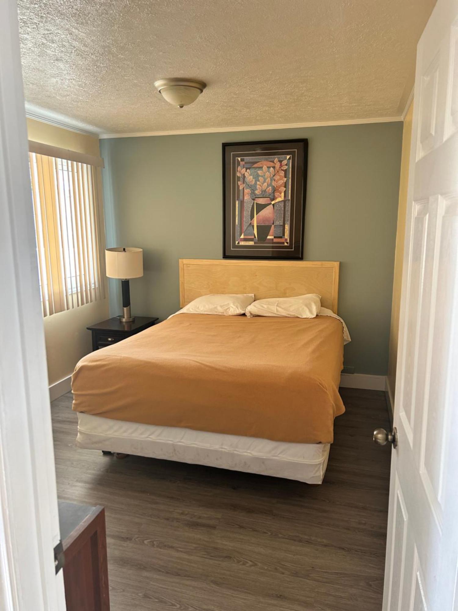 Sunparlor Motel Leamington Bagian luar foto