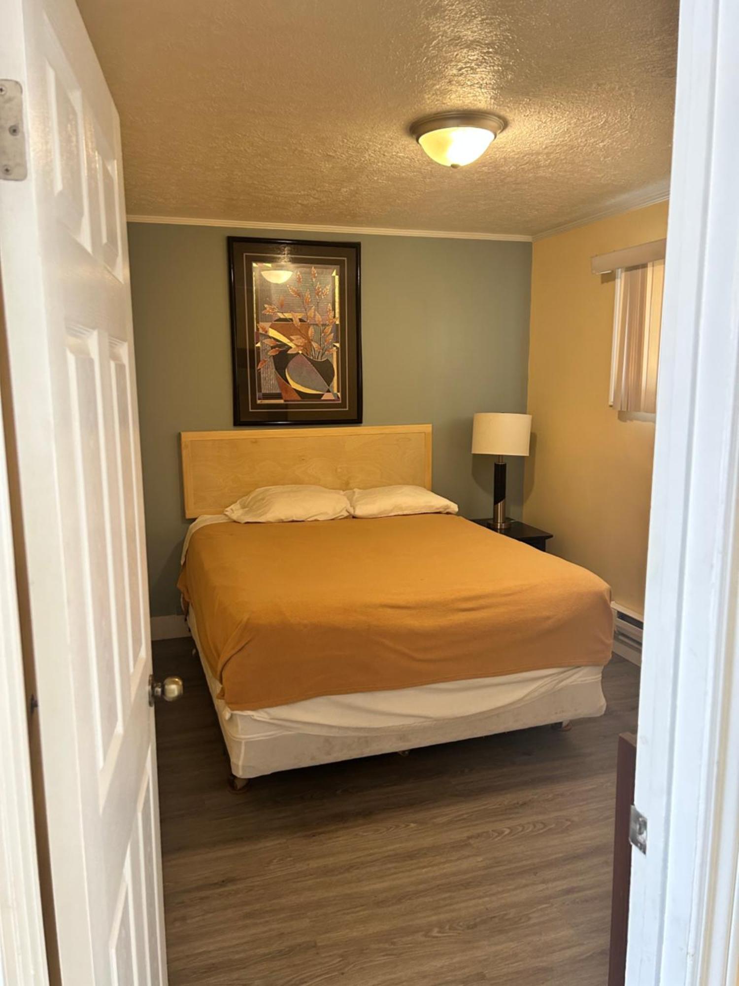 Sunparlor Motel Leamington Bagian luar foto