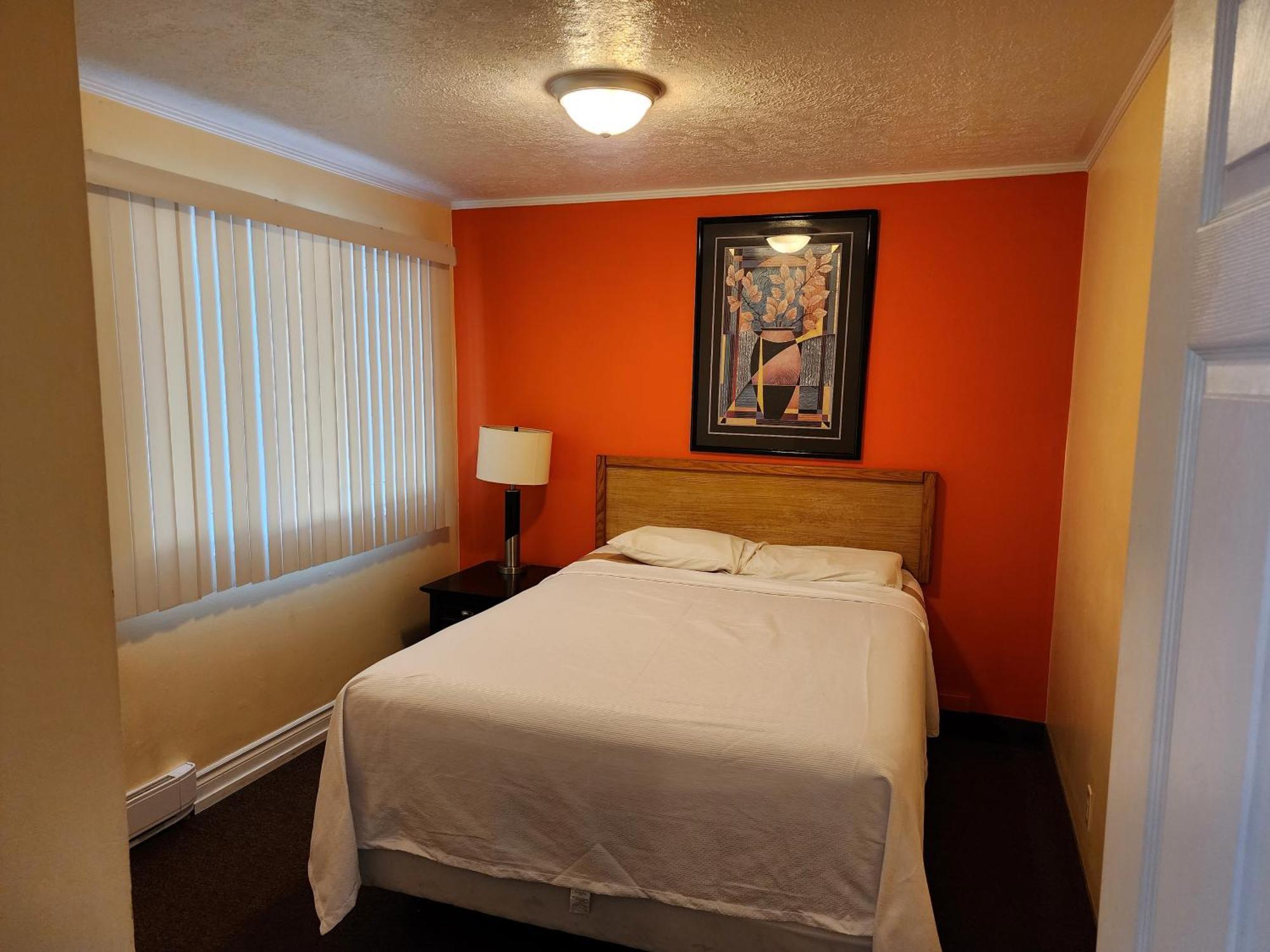 Sunparlor Motel Leamington Bagian luar foto