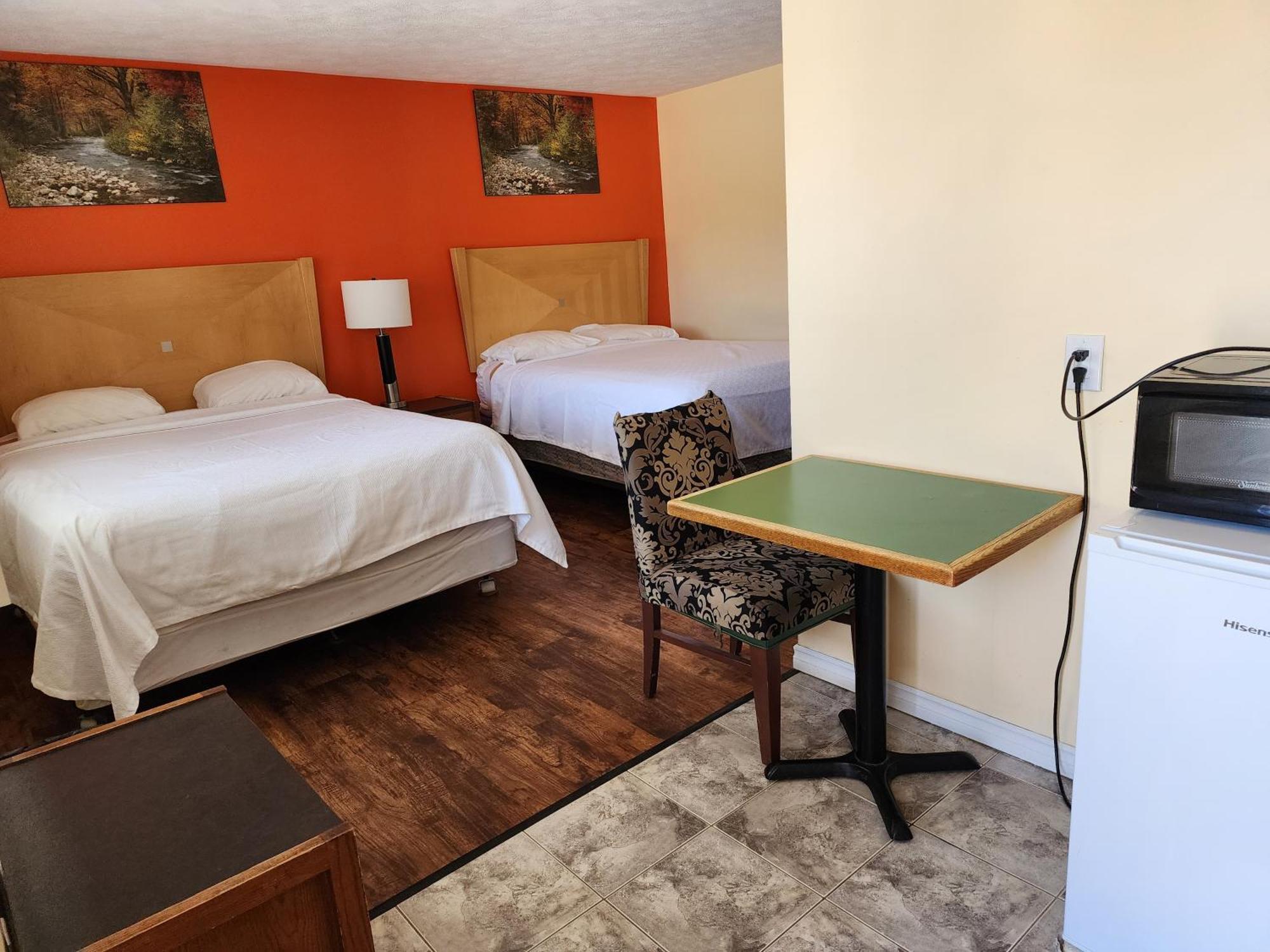 Sunparlor Motel Leamington Bagian luar foto