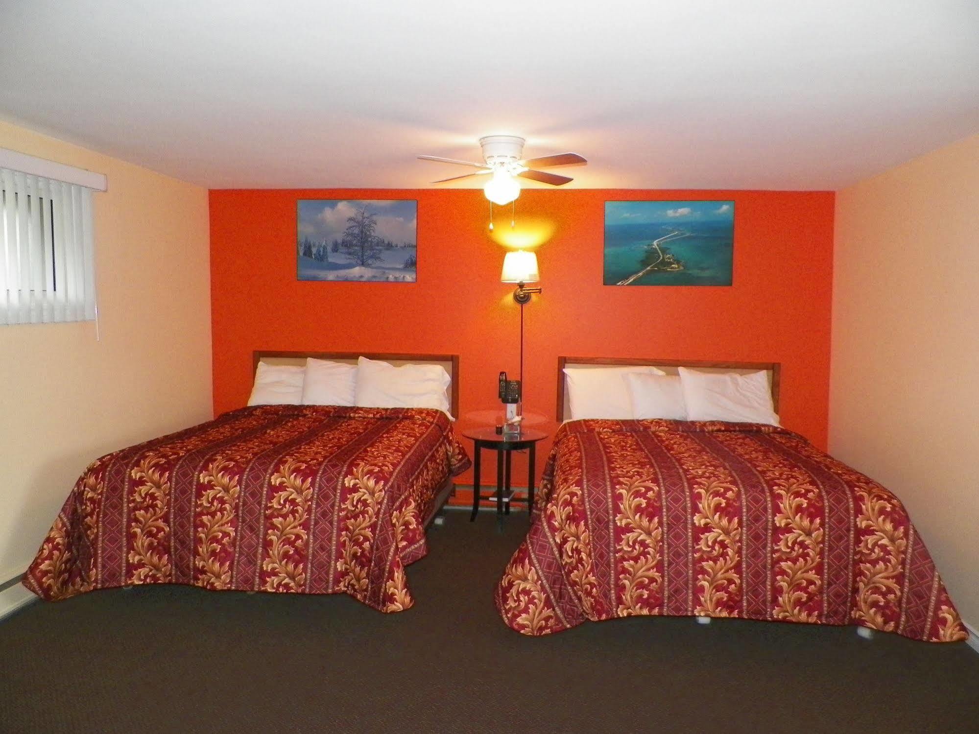 Sunparlor Motel Leamington Bagian luar foto